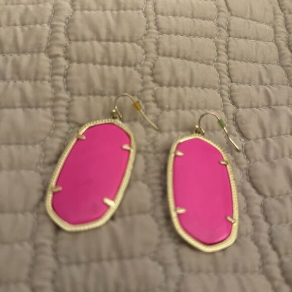 *Final* Kendra Scott Inspired Gold Tone Barbie Pink Earrings Medium Earrings EUC - Picture 2 of 2